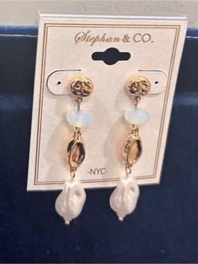NWT “Stephan & CO. NYC” Gold Drop Earrings with Opalescent Bead and White Pearl